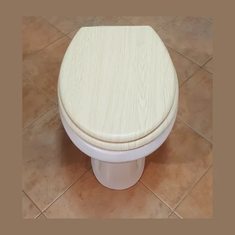 WC daska univerzalna dezen beli jasen